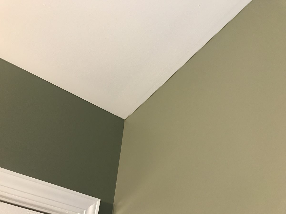 Interior accent wall with crisp ceiling line